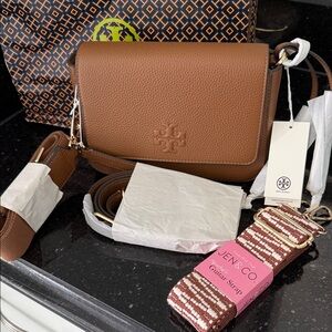 NWTTory Burch Tan Crossbody Bag with solid strap a Tory leather +Patterned Strap